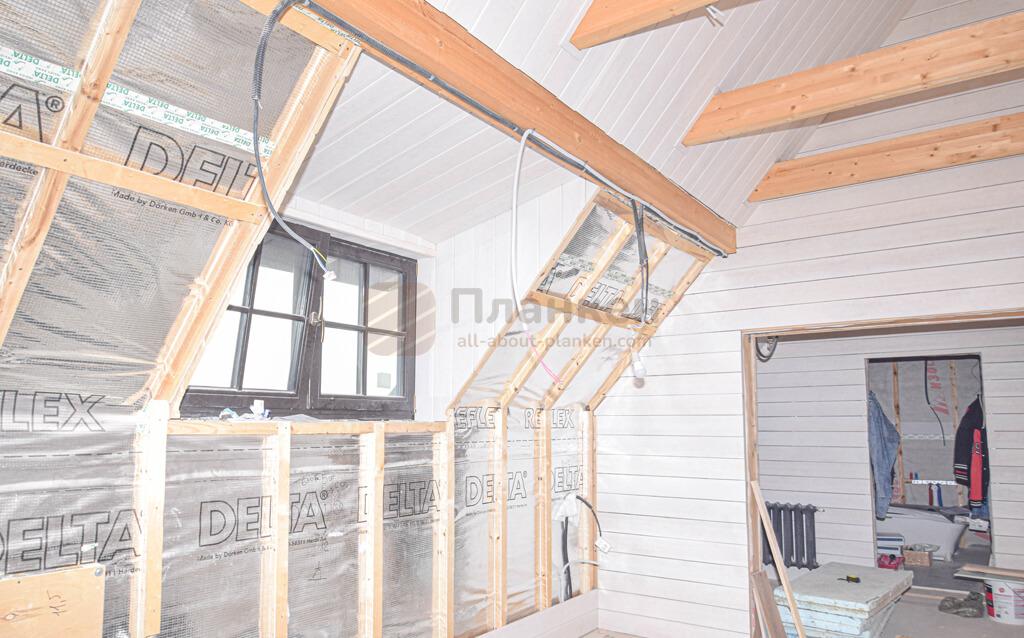 монтаж планкена внутри мансарды: примеры работы