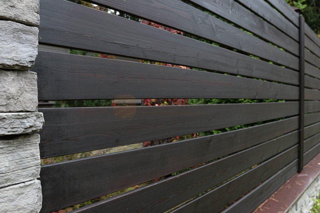 Деревянный забор из прямого планкена