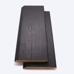 Скошенный планкен из лиственницы крашеный Tikkurila TM-1824