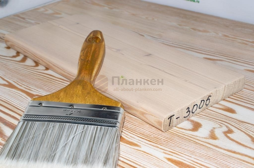Крашеный планкен из лиственницы T-3006 (лак Teknos)